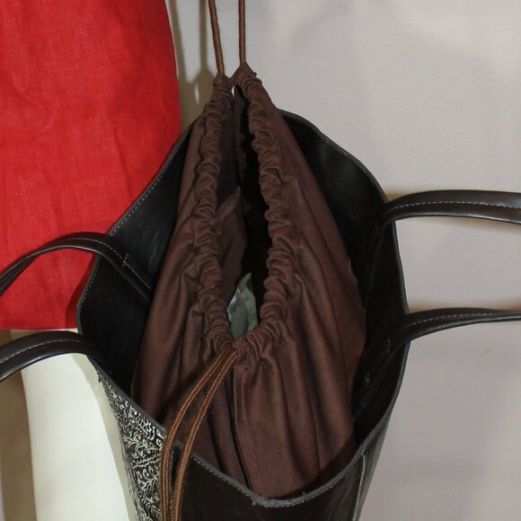 Desigual Chocolate Vegan Leather tote lined bag with Logo 16" x 17" w x 5" - Picture 3 of 8